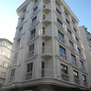 Le Mirage Hotel